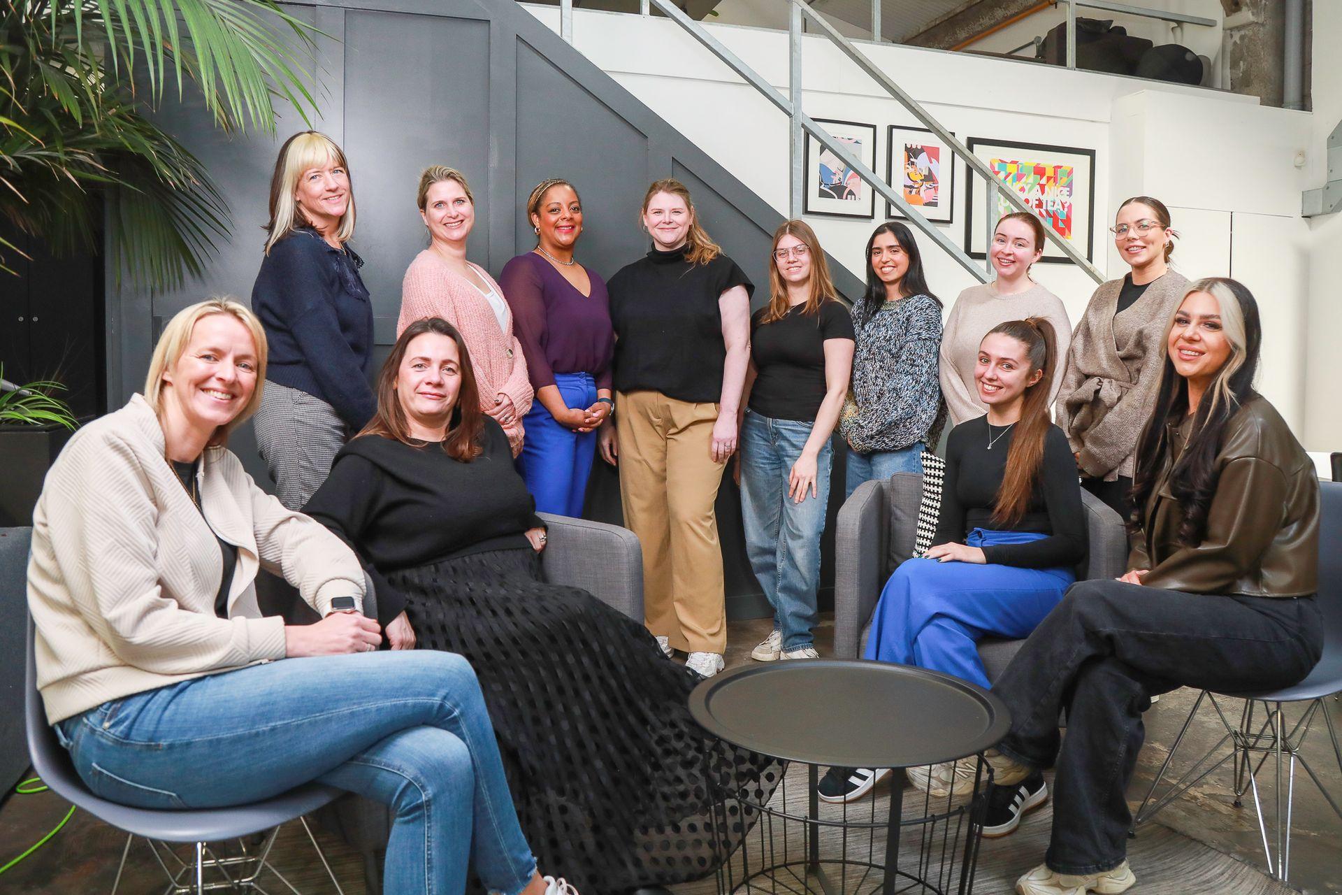 Female employees at Agent